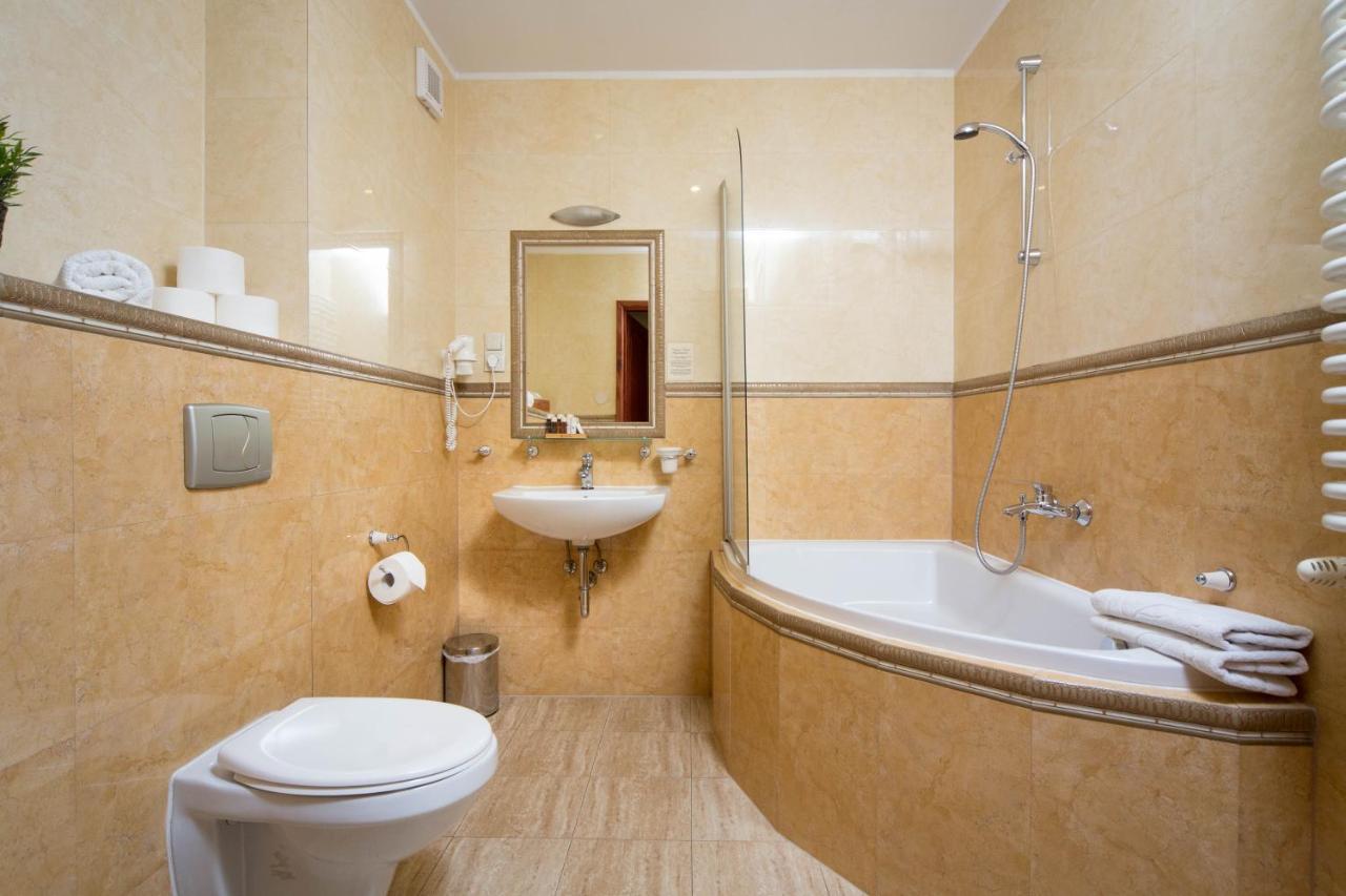 B12 - Comfort Apartemnts City Center Apartment คราคูฟ ภายนอก รูปภาพ