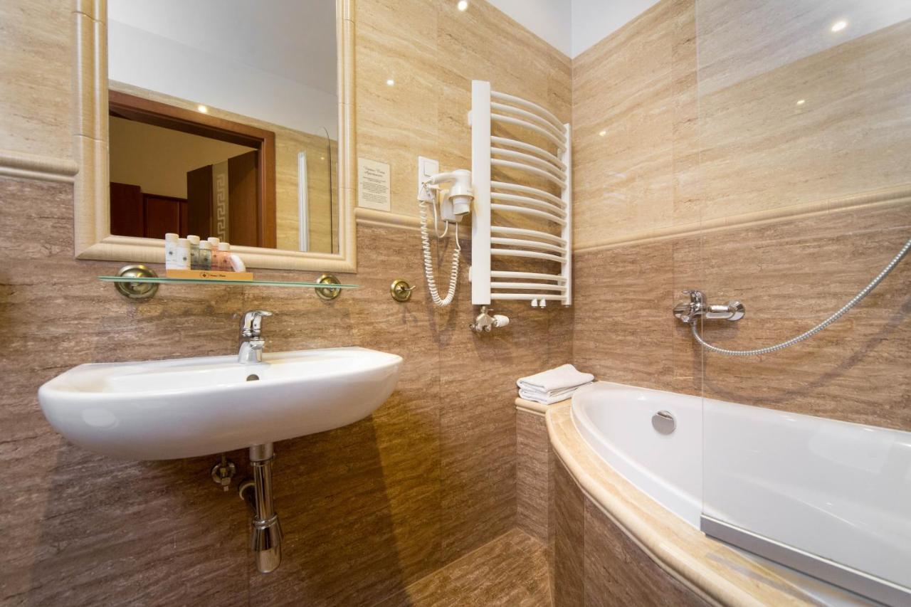 B12 - Comfort Apartemnts City Center Apartment คราคูฟ ภายนอก รูปภาพ