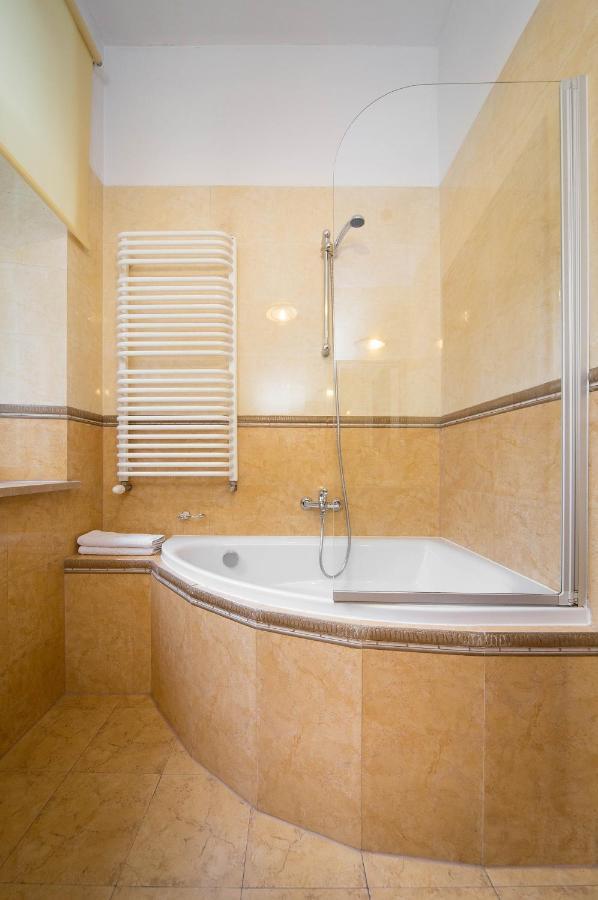 B12 - Comfort Apartemnts City Center Apartment คราคูฟ ภายนอก รูปภาพ